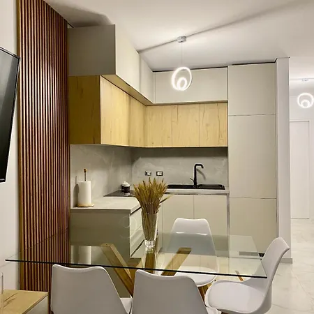 San Pietro Melia Gjiri Lalzit Beachfront * 德拉克