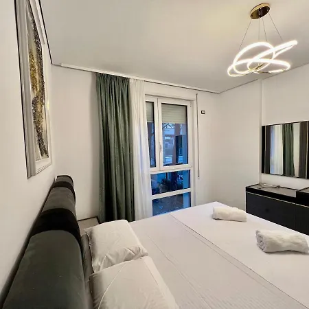 San Pietro Melia Gjiri Lalzit Beachfront 公寓 *