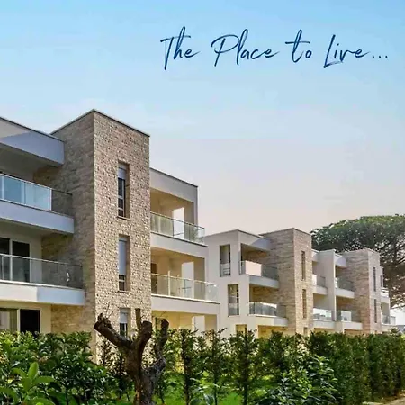 San Pietro Melia Gjiri Lalzit Beachfront Apartment *